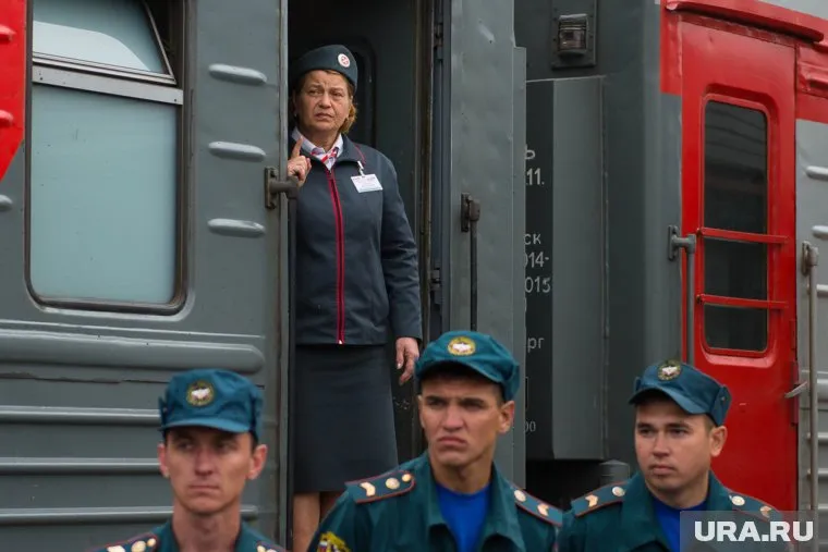 Проводницы поездов отказываются от рейсов на Ямал из-за того, что к ним пристают вахтовики