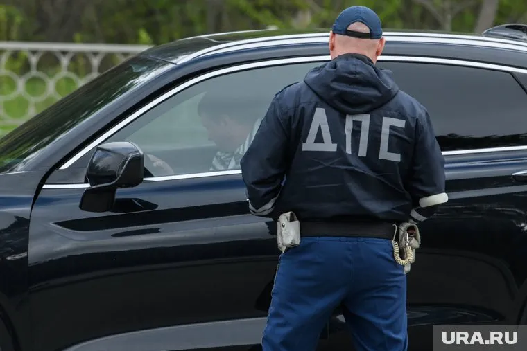 Машину футболиста Никиты Кривцова остановили инспекторы ДПС