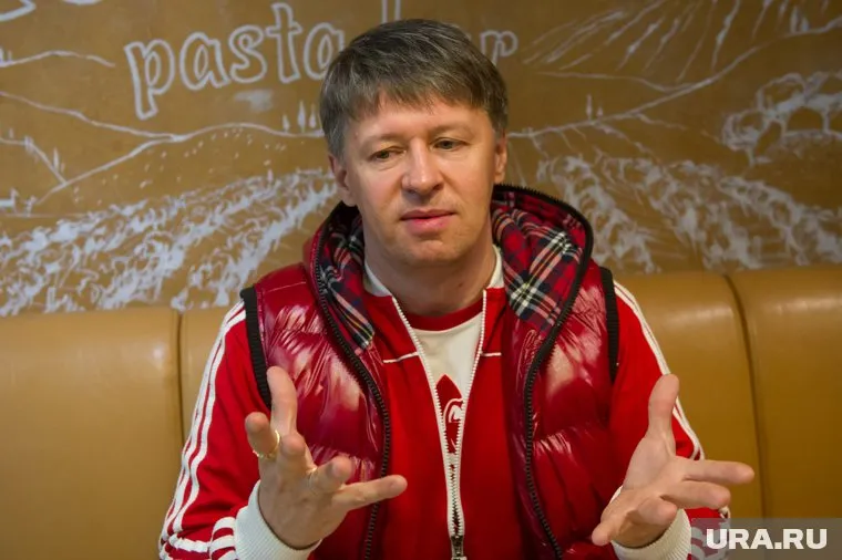 Сергей Исаев и его коллеги пришли проститься с Масляковым