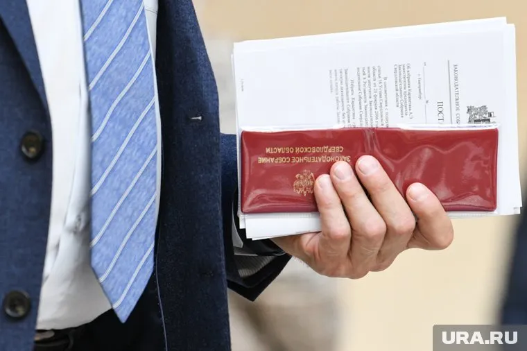 Кулуарные торги вокруг последнего места в свердловском заксобрании шли месяц