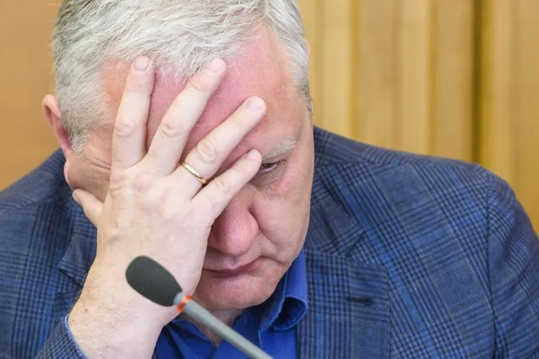 Восьмой день протестов против строительства храма Св. Екатерины в сквере около драмтеатра - заседание гордумы, обсуждение протестов. Екатеринбург