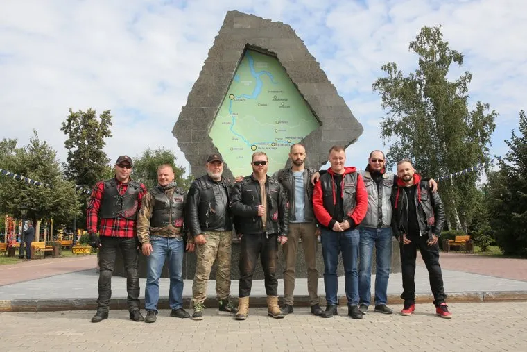 Памятник Фитину. Тюмень