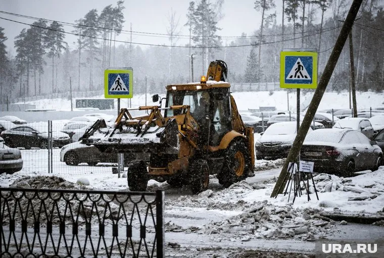 Ранее ситуацию с уборкой снега в Екатеринбурге называли «вопиющей»