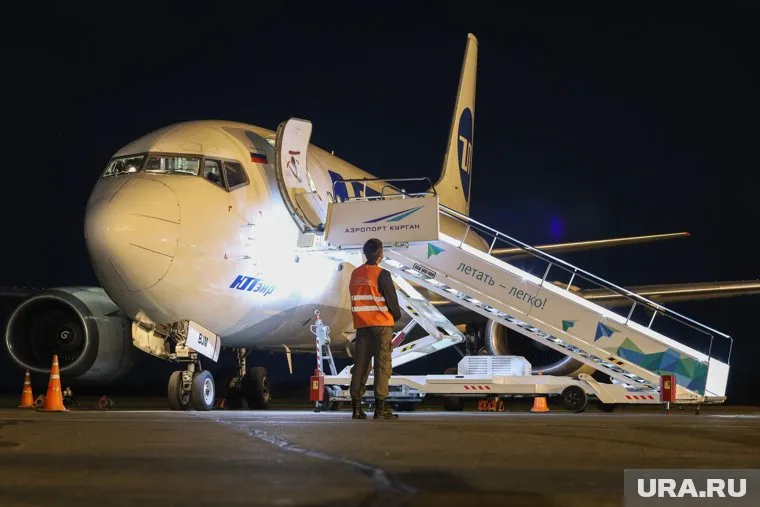 Самолет Utair обнаружил проблему с закрылками