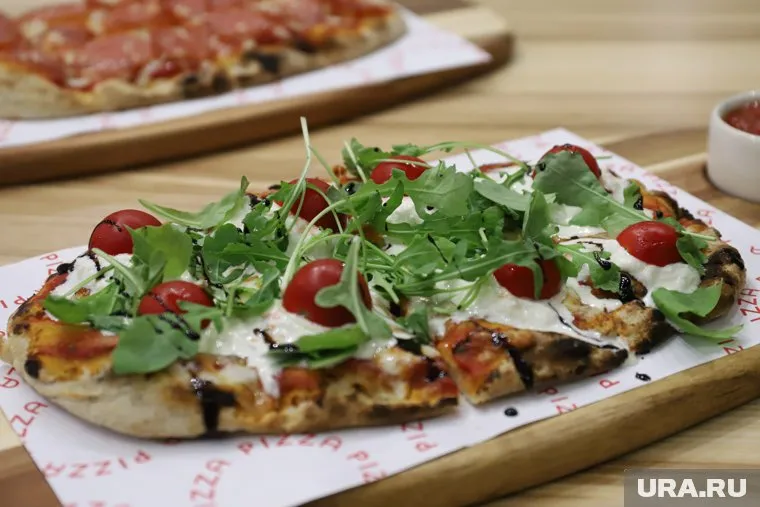 Служба доставки пиццы продается за 150 тысяч рублей