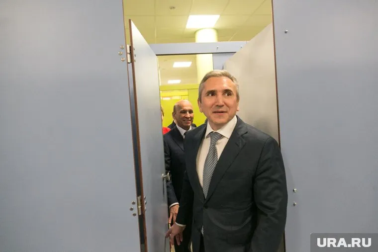 Список доверенных лиц Александра Моора пополнился 42 новыми фамилиями. Югра выставила почти столько же помощников, сколько остальные региона «матрешки»