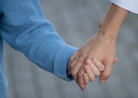 «Еще получит»: семье девочки, зверски избитой в Первоуральске, шлют угрозы