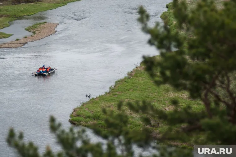МЧС ищет туристов, пропавших на сплаве