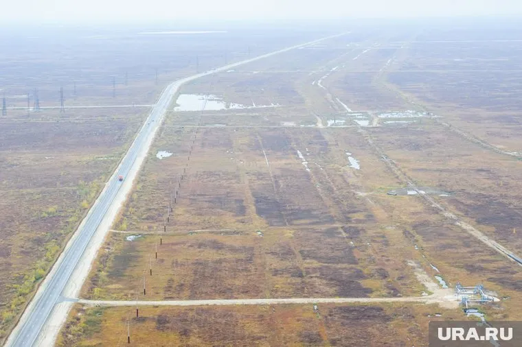 Ученые проводят эксперимент на участке дороги «Лабытнанги — Харп»