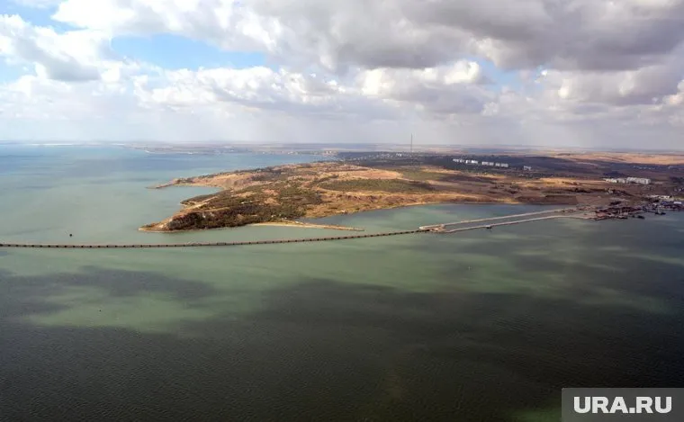 Мост отображается как в десктопной, так и в мобильной версии карт