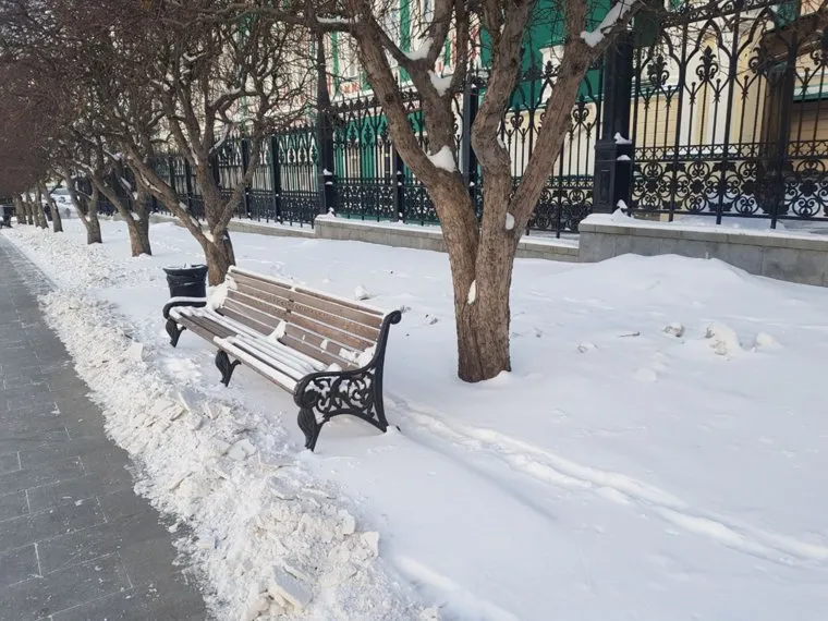 Уборка снега в Ленинском районе. Екатеринбург