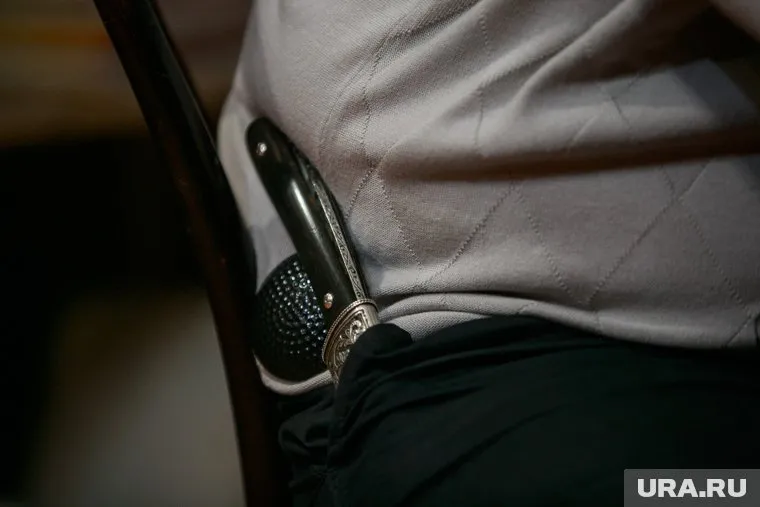 Грабитель с ножом вынес из магазина 7 тысяч рублей