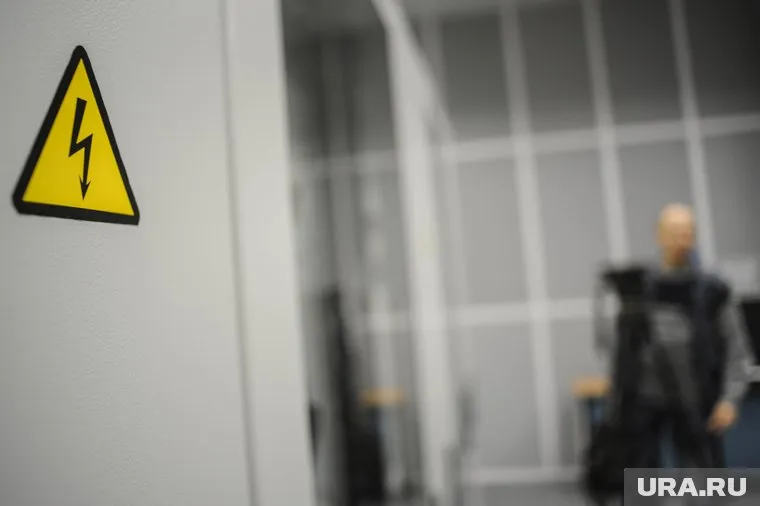 Мужчина получил смертельный электрический разряд