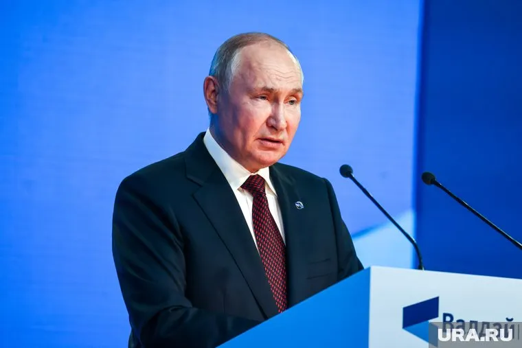 Россияне считают, что Путин подходит на должность президента лучше, чем другие политики