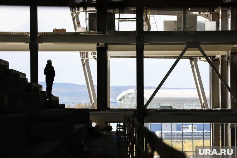 Конкретные стройки, которые могут остановиться, не называются