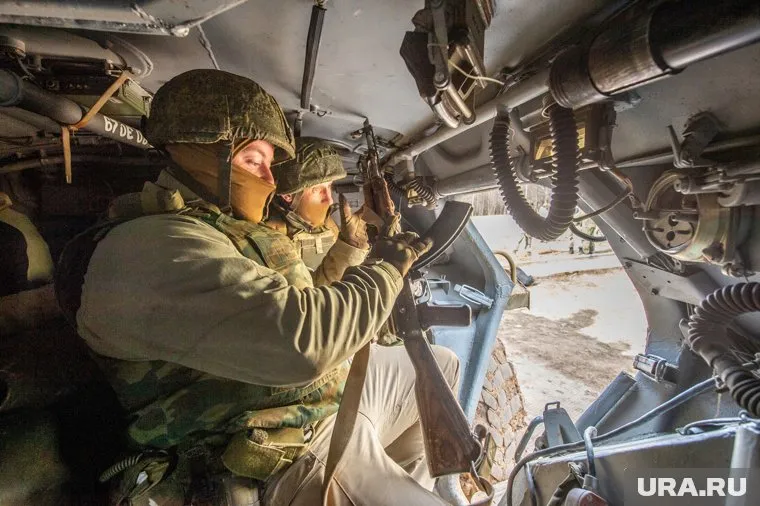 В МО сообщили, что ВС РФ успешно завершили операцию по обезвреживанию взрывоопасных предметов на купянском направлении