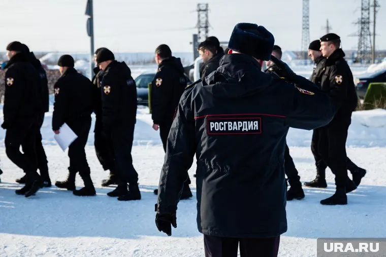 По неподтвержденной информации, школу проверили бойцы Росгвардии и УФСБ