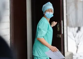 Почему взлетят цены на бензин, десятки тысяч мигрантов заперты в РФ, главные угрозы для россиян от работы на дому