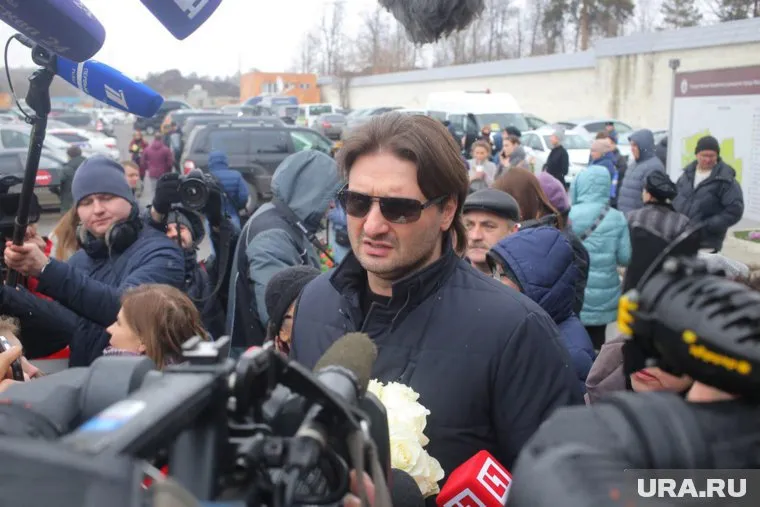 Запашный обещает позже ответить на все вопросы журналистов