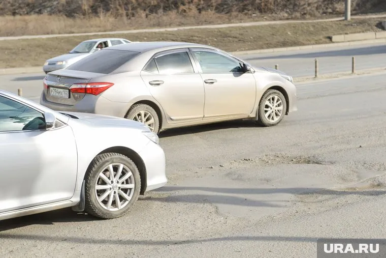 Жители региона обратили внимание на ямы, колеи и потрескавшийся асфальт