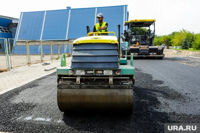 Дорожники и чиновники попросили не мешать укладке асфальта