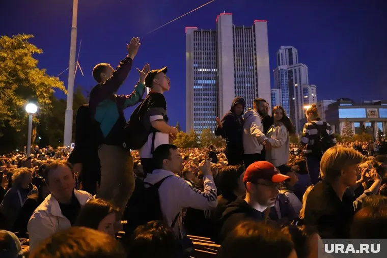 Акция «Светает» пройдет возле УрФУ, потому что у Театра драмы не успели закончить ремонт