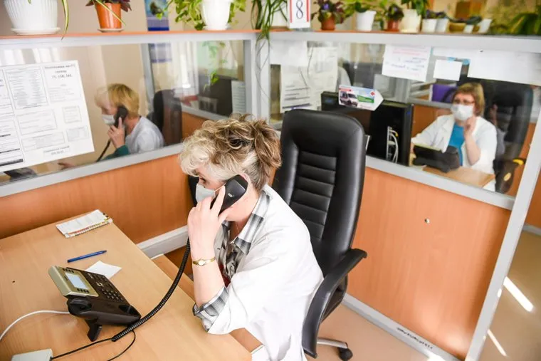 Передача автомобилей Скорой медицинской помощи бригадам медиков. Екатеринбург