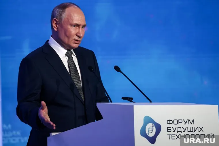 Путин призвал создать программу развития регионов