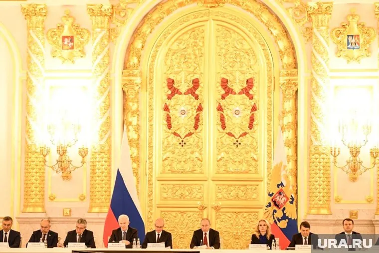 Предполагается, что в его состав включат губернаторов, генпрокурора и главу Счетной палаты.