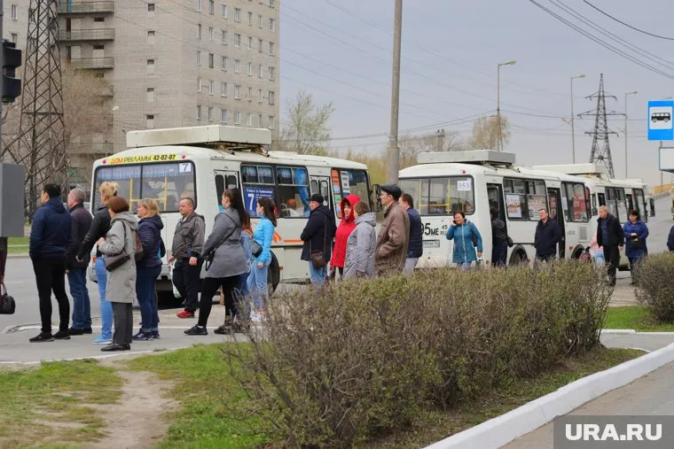 Тюменцы жалуются на невозможность соблюдения социальной дистанции в автобусах и маршрутках