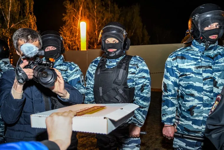 Протесты против строительства храма Св. Екатерины в сквере у театра драмы.Екатеринбург