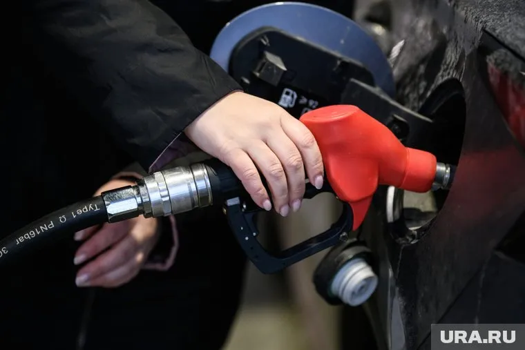 Прежде чем заливать бензин, стоит подумать