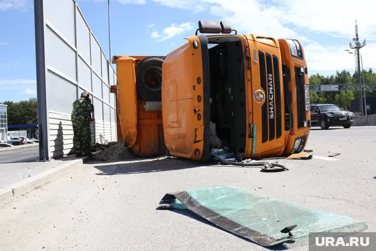 По словам водителя, его резко подрезал другой автомобиль