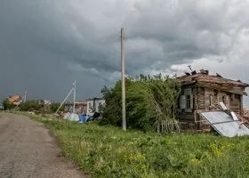 Mash: смерч оставил без жилья в Суксуне Пермского края сотни человек