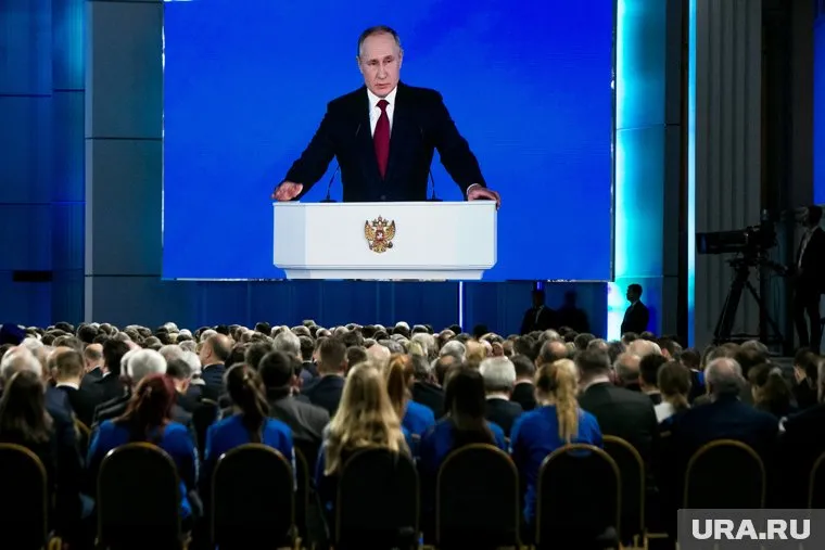 Владимира Путина все чаще называют лидером нации