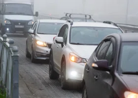 Пермь встала в пробках на Красавинском и Коммунальном мостах 