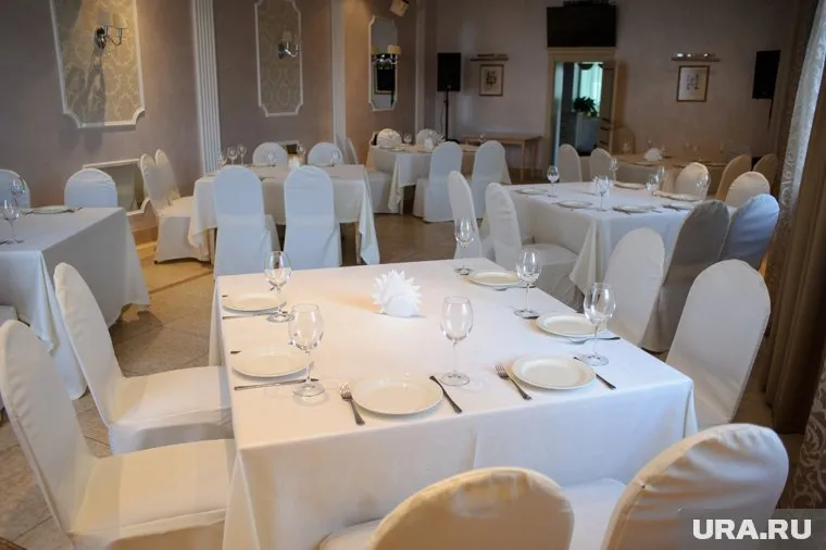 Недомогания после посещения заведения почувствовали и школьники, и их родители (архивное фото)