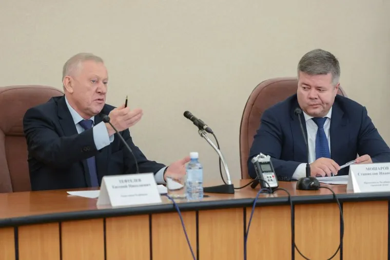 Аппаратное совещание  у главы города. Челябинск, мошаров станислав, тефтелев евгений