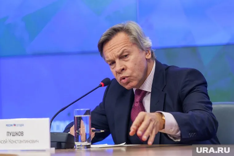 Сенатор Алексей Пушков проанализировал совет Зеленскому от экс-президента Украины