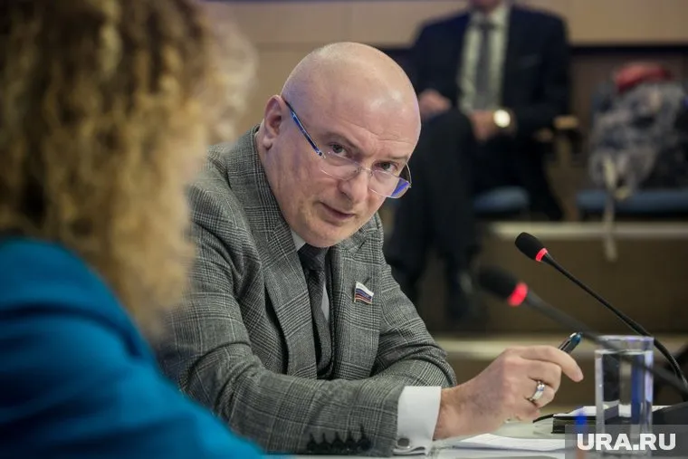 Власти ФРГ готовы морозить страну до «последнего немца» из-за Украины, считает Андрей Клишас