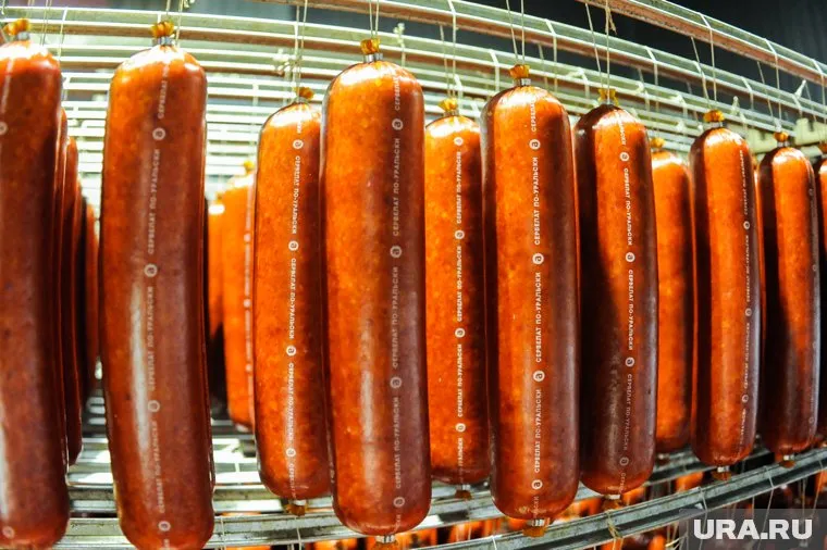 Гигантская колбаса удивила гостей в Частоозерье (архивное фото)