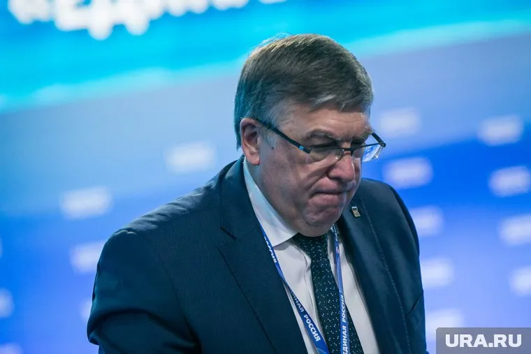 Валерий Рязанский предлагает не выпускать из страны россиян, которые не платят налоги