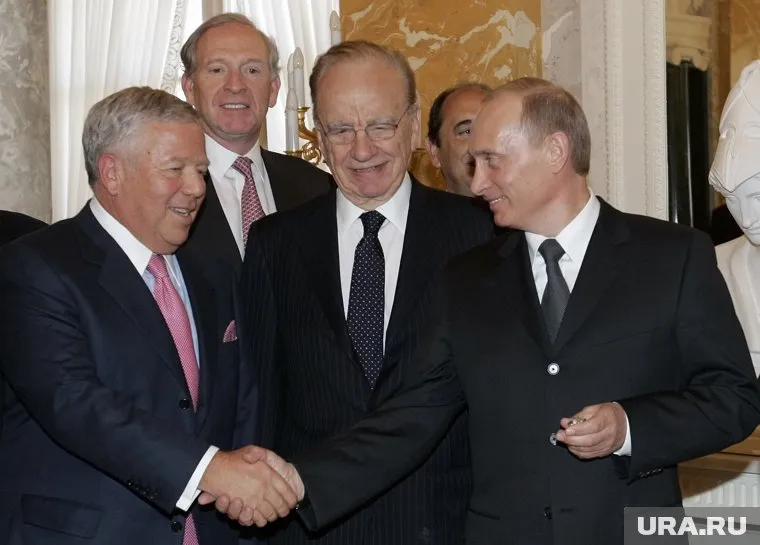 В 2013 году Крафт (слева) заявлял, что Путин украл у него кольцо с бриллиантом