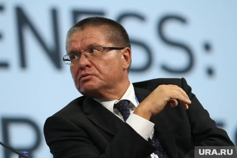 Фронтмен группы «Бутырка» заявил о готовности исполнять стихи Алексея Улюкаева