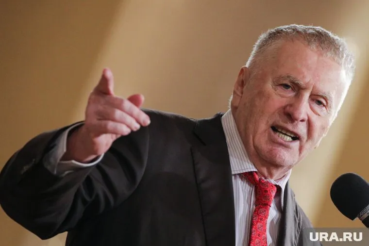 Владимир Жириновский требует закрыть URA.RU