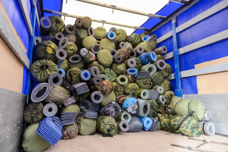 Погрузка амуниции и отправка ее в танковую дивизию Центрального военного округа в Челябинской области. Челябинск