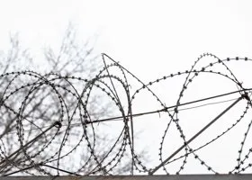 В районе колонии «Белый лебедь» в Пермском крае крупный пожар