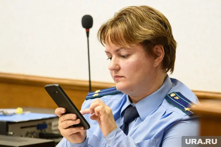 Телефонная книга в смартфоне перестанет быть тайной для правоохранительных органов