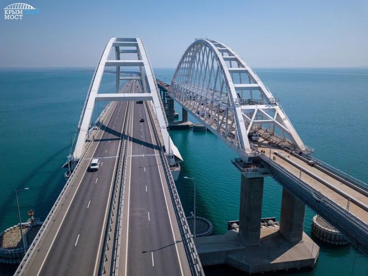 Движение на мосту было временно приостановлено ночью