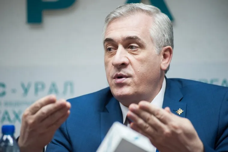 Пресс-конференция проходит в рамках VIII Евразийского экономического форума молодежи. Екатеринбург, силин яков